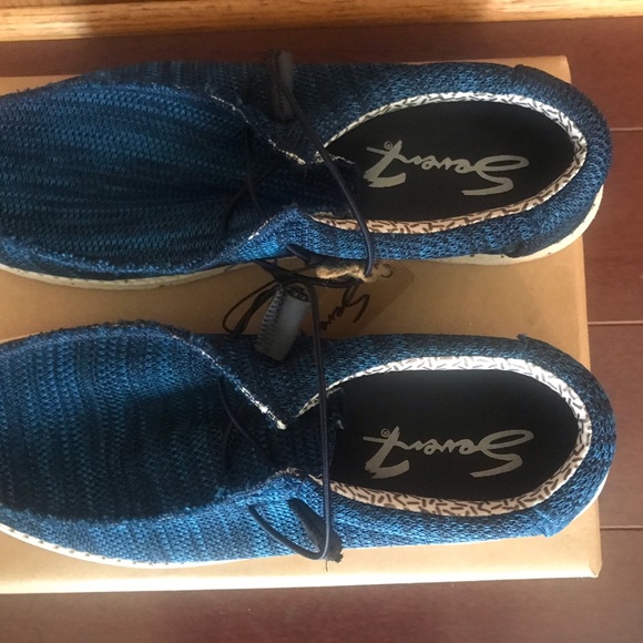 "Brand-New" ON SALE NOW SEVEN -7 MALIBU slip on sneakers 60% DISCOUNT - Picture 6 of 10